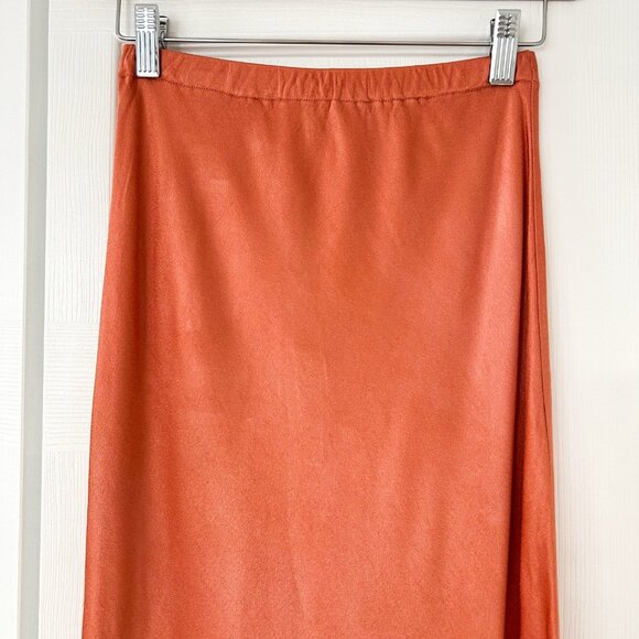 NWT REVOLVE Krisa Bias Twist Satin Midi Skirt Size XS Rust Shimmer Orange - Picture 5 of 7